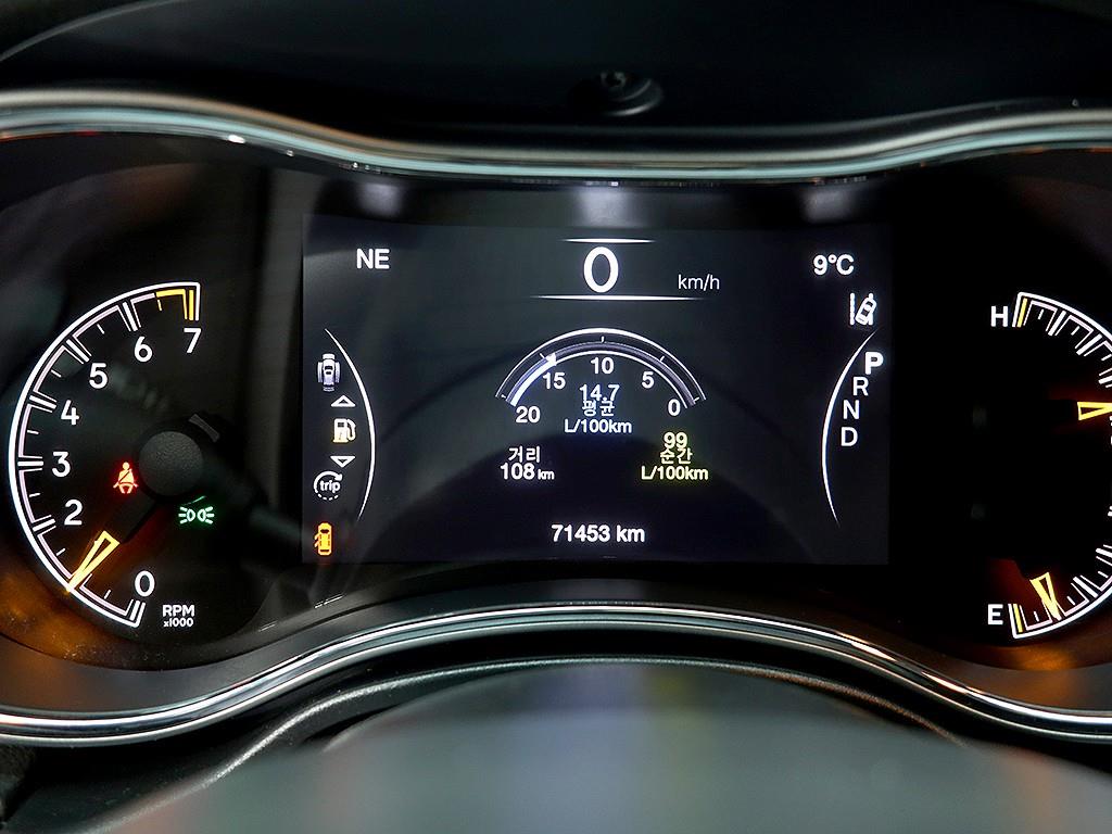 Jeep Cherokee - Vista 11