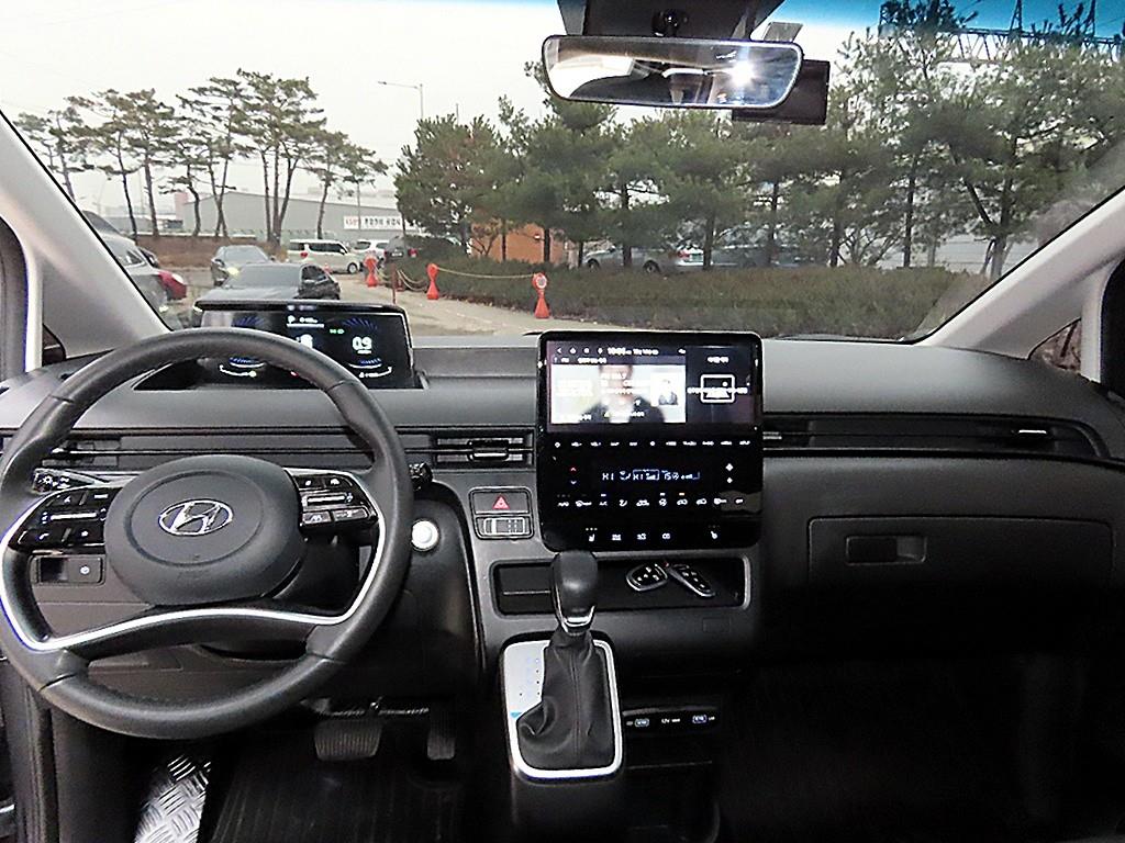 HYUNDAI Staria - Vista 8