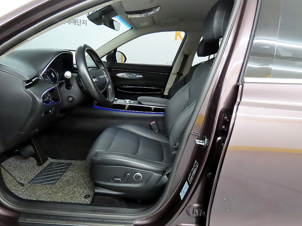 Genesis GV70 - Vista 5