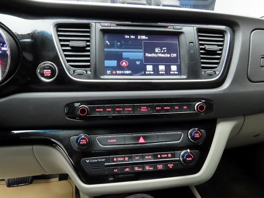 KIA Carnival - Vista 9