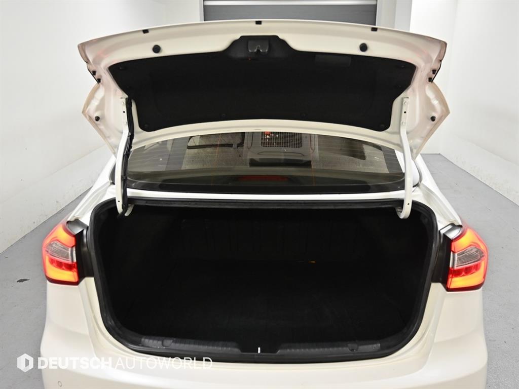 KIA K3 2014 Blanco - Importación desde Corea - HF Imports Iquique - Foto 20