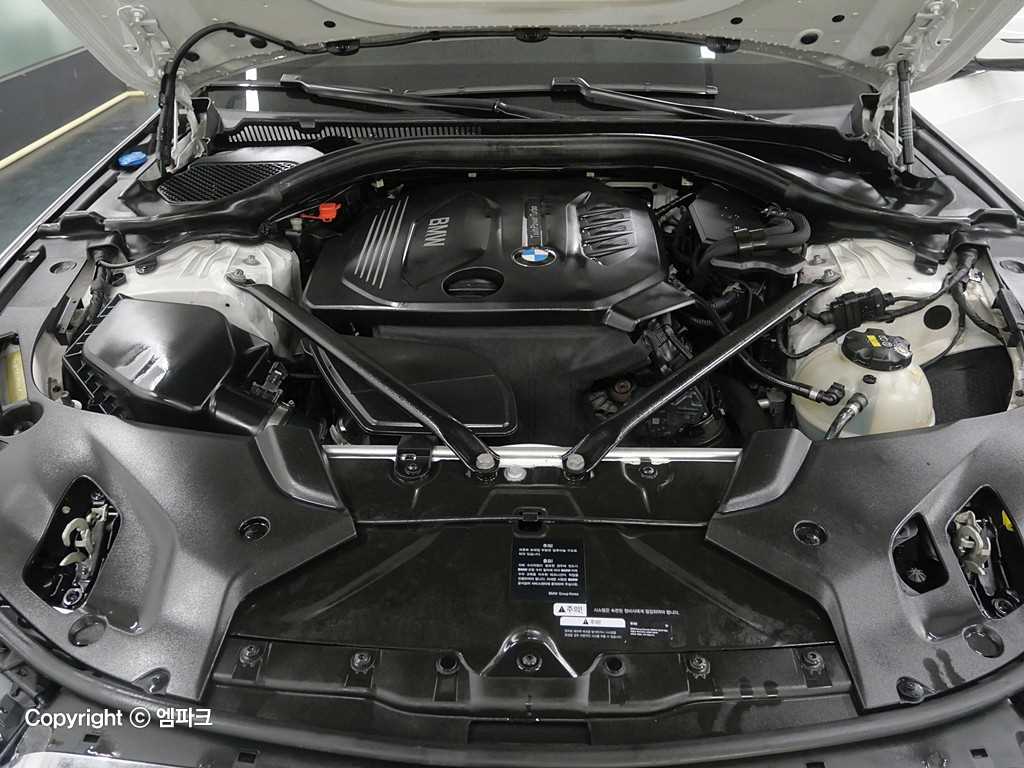 BMW 5 Series - Vista 5