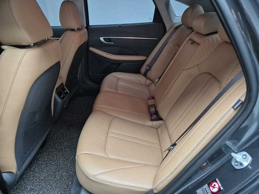 HYUNDAI Sonata - Vista 12