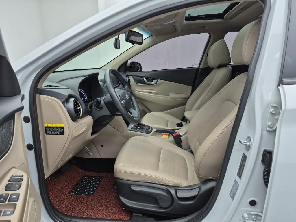 HYUNDAI Kona - Vista 11