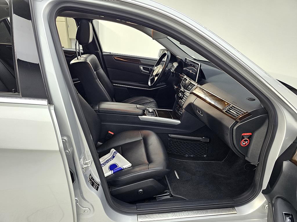 Mercedes Benz E class - Vista 11