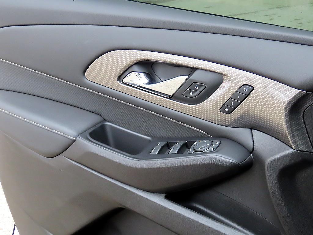 Chevrolet Travers - Vista 11