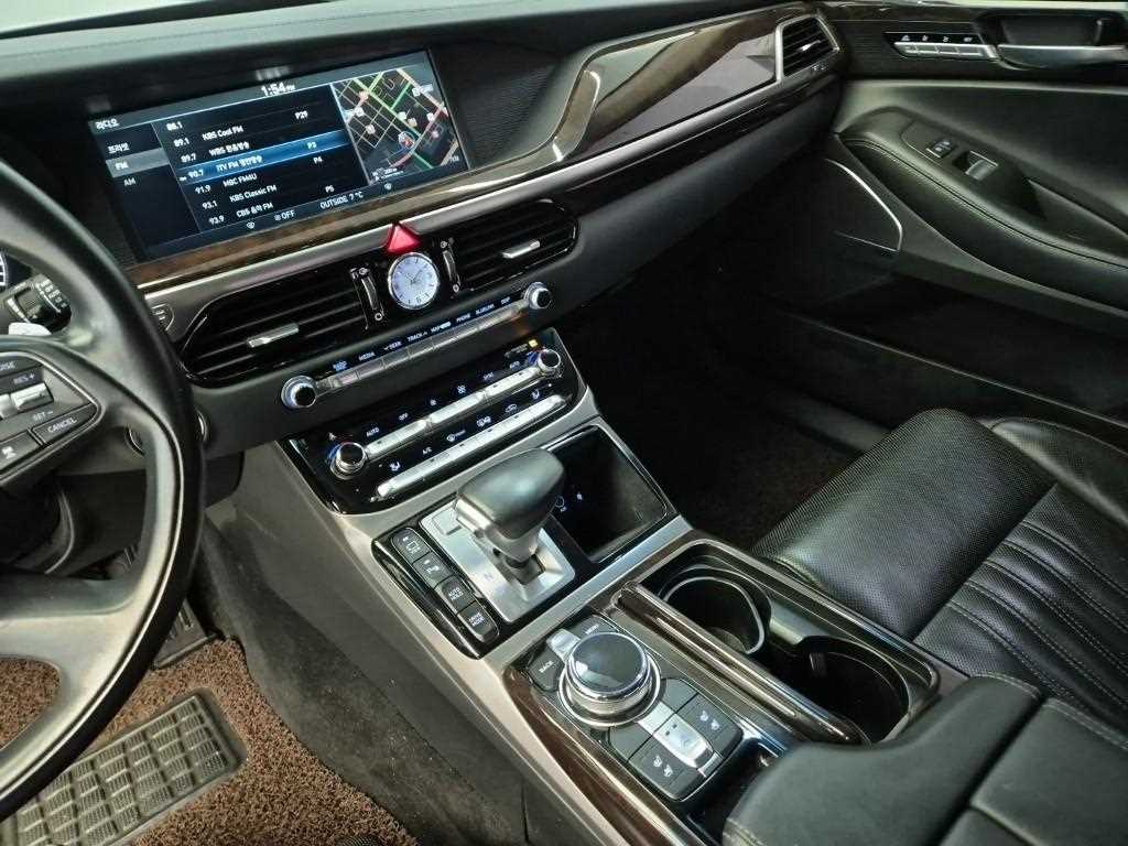 Genesis EQ900 - Vista 10