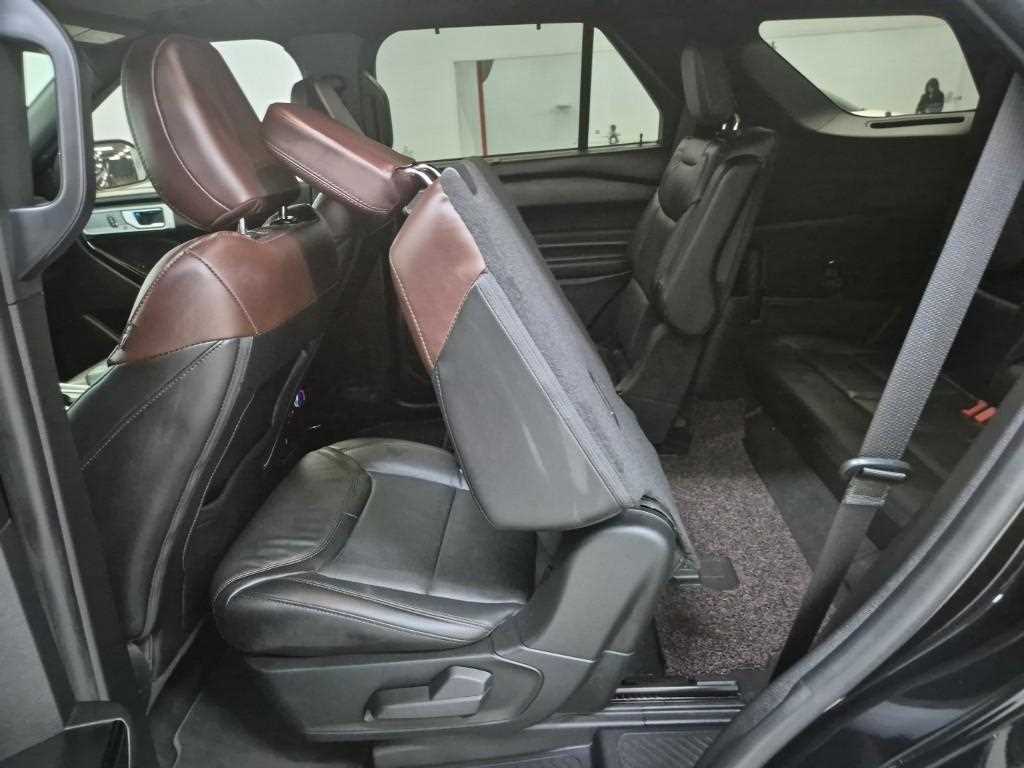 Ford Explorer - Vista 12