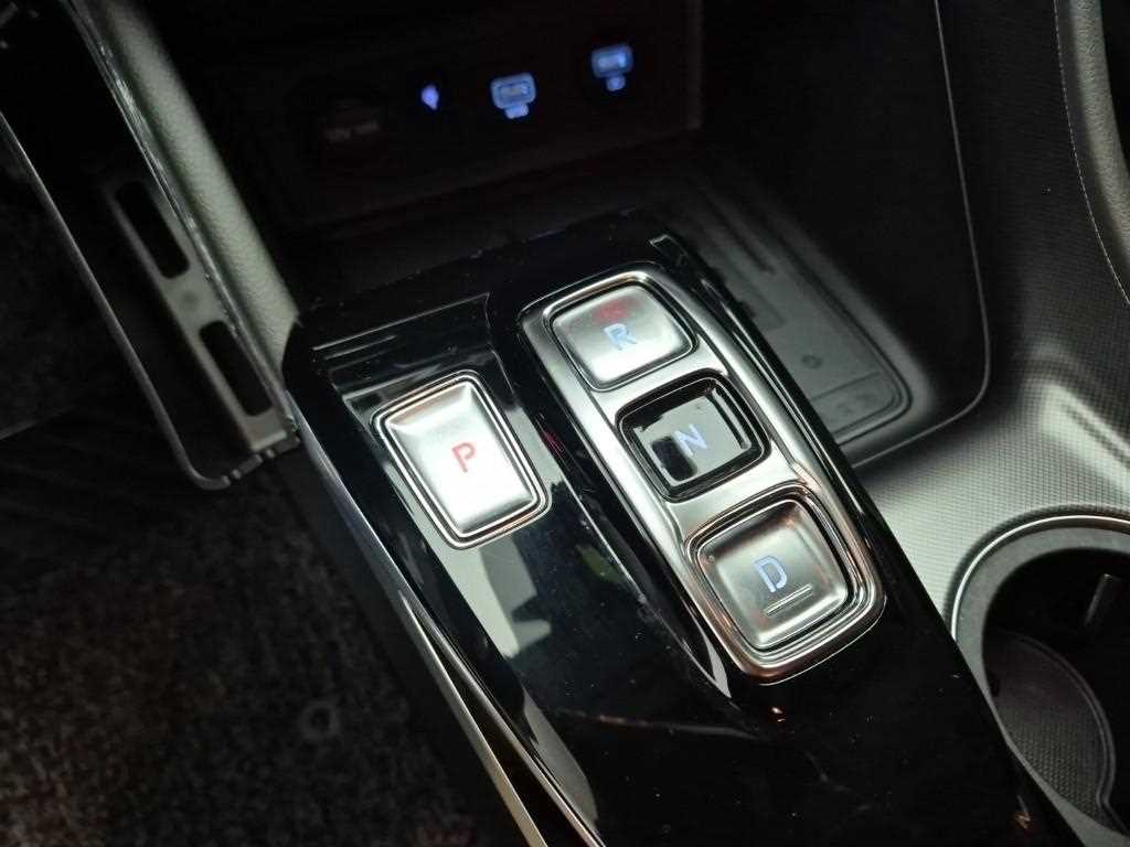 HYUNDAI Sonata - Vista 8