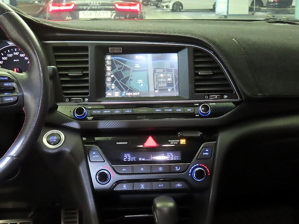 HYUNDAI Avante - Vista 11