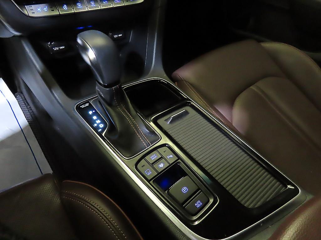 HYUNDAI Sonata - Vista 12