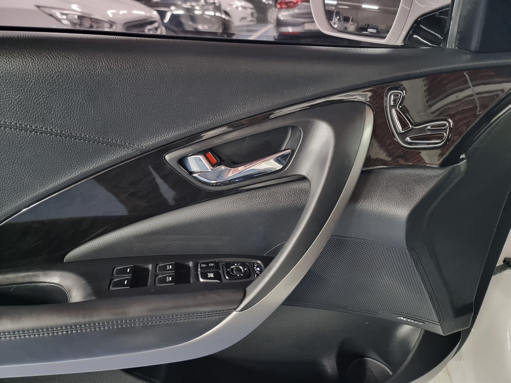 HYUNDAI Grandeur - Vista 9