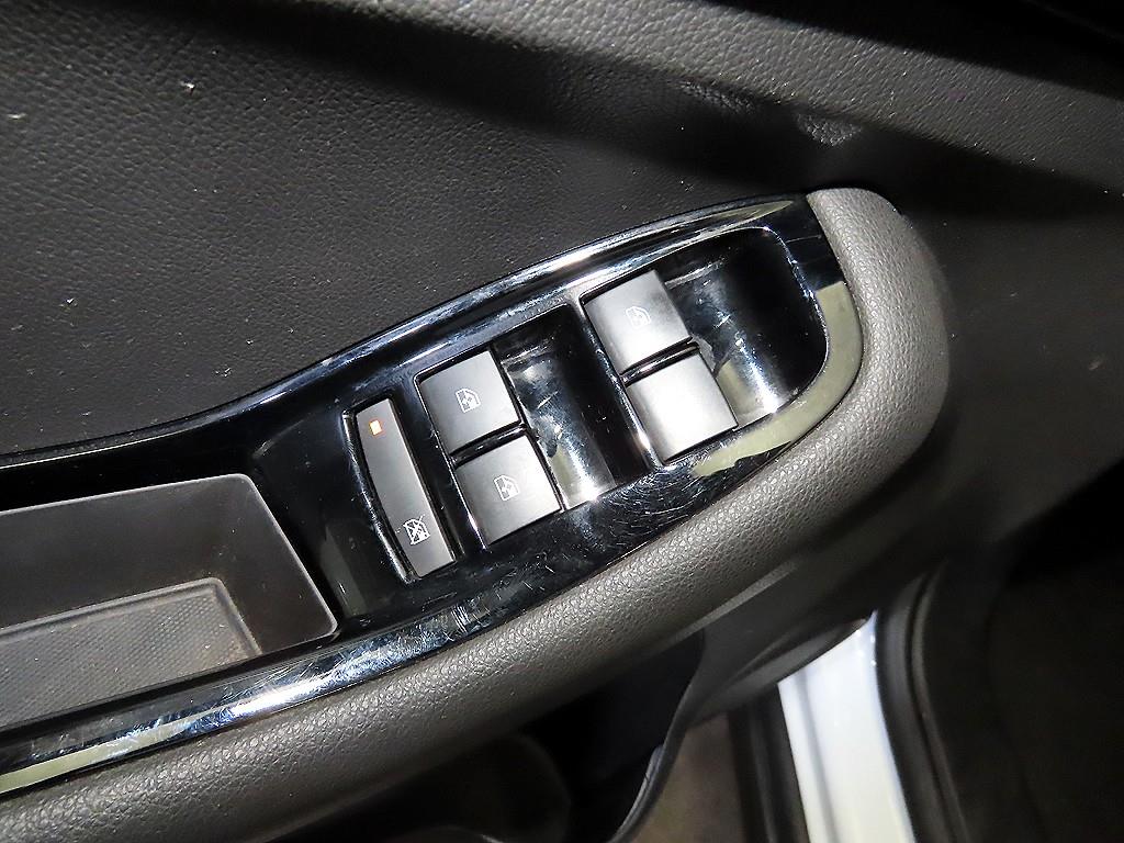 Chevrolet Orlando 2018 Blanco - Importación desde Corea - HF Imports Iquique - Foto 13