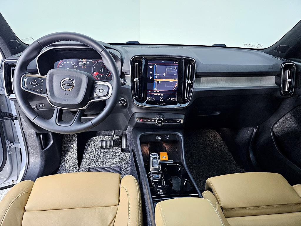 Volvo XC40 - Vista 5