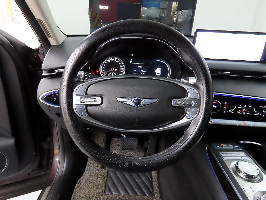 Genesis GV70 - Vista 9