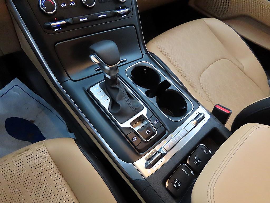 KIA Carnival - Vista 11