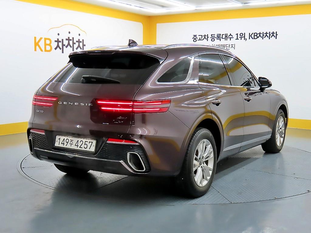 Genesis GV70 - Vista 4