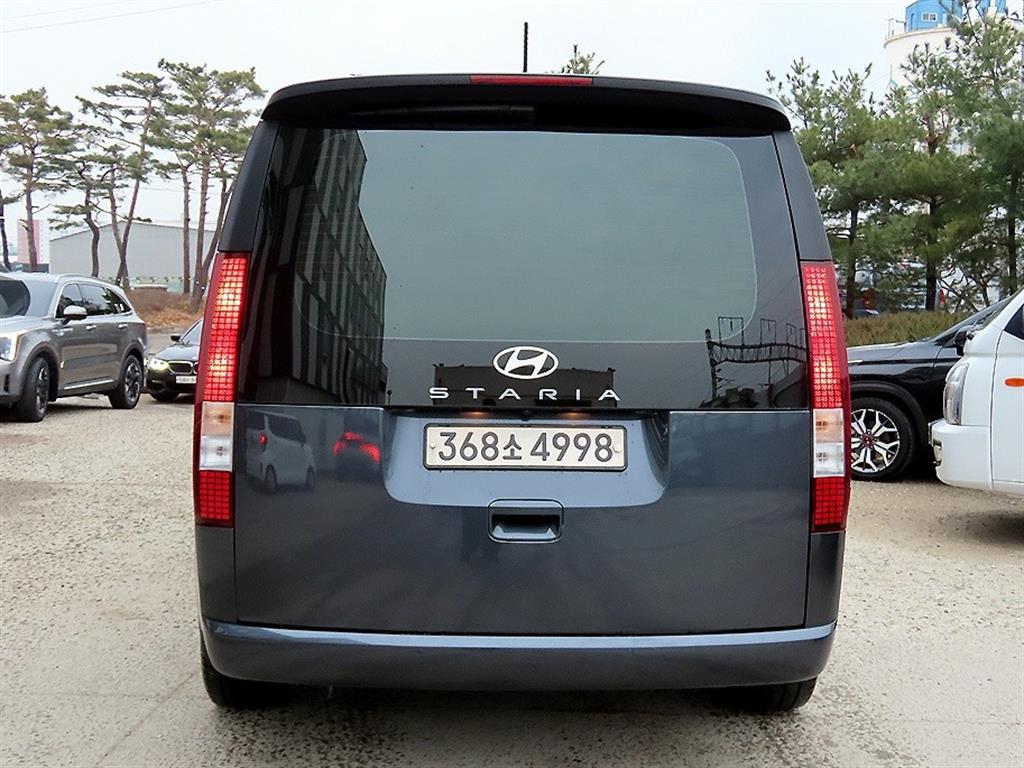 HYUNDAI Staria - Vista 4