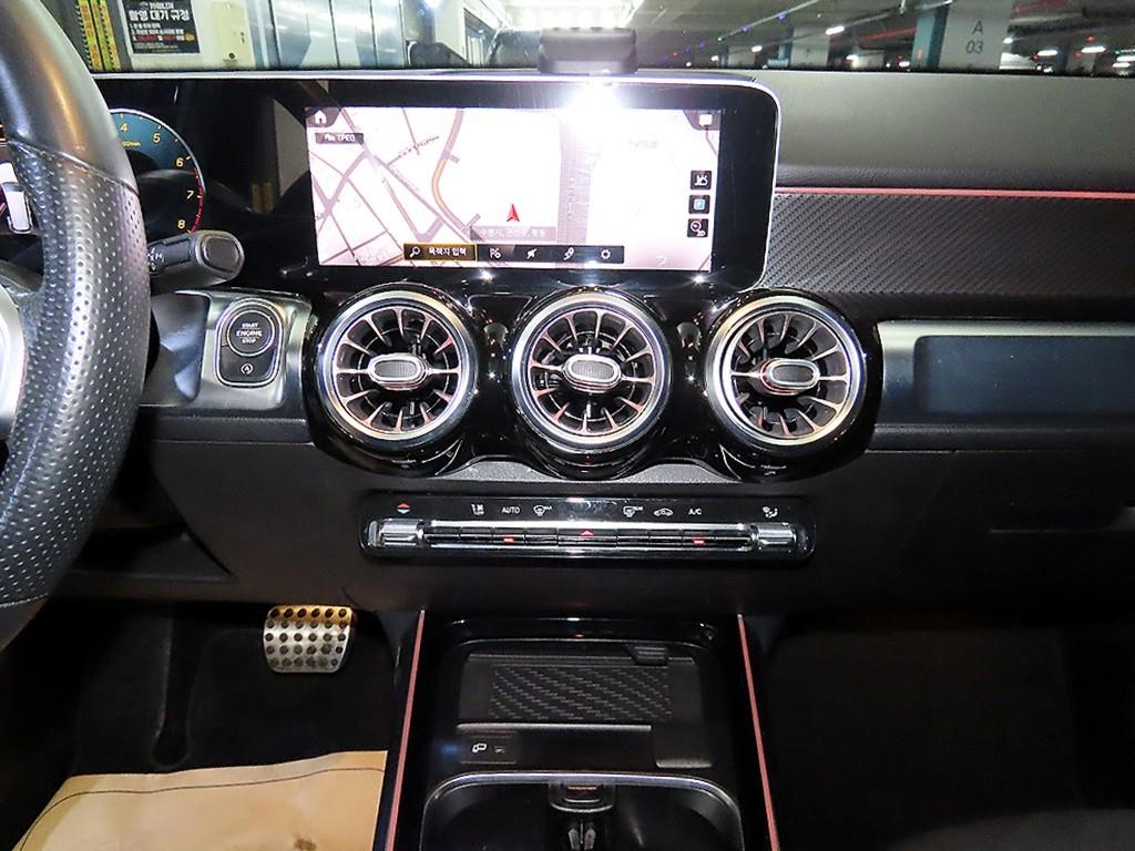 Mercedes Benz GLB Class - Vista 11