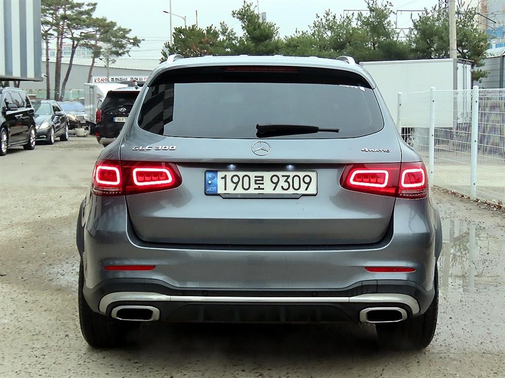 Mercedes Benz GLC Class - Vista 4