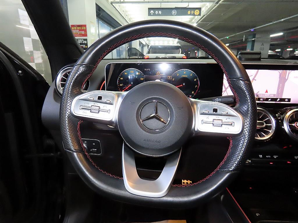 Mercedes Benz GLB Class - Vista 8