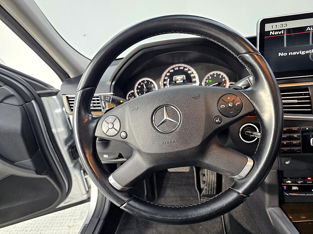 Mercedes Benz E class - Vista 12