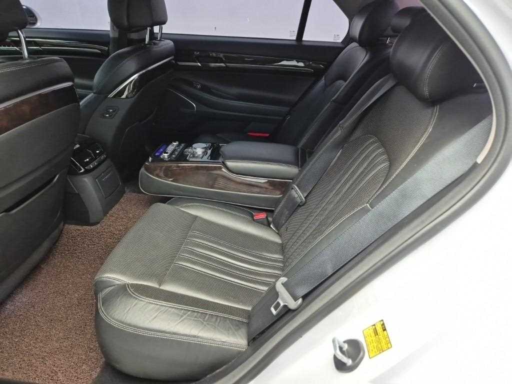 Genesis EQ900 - Vista 12