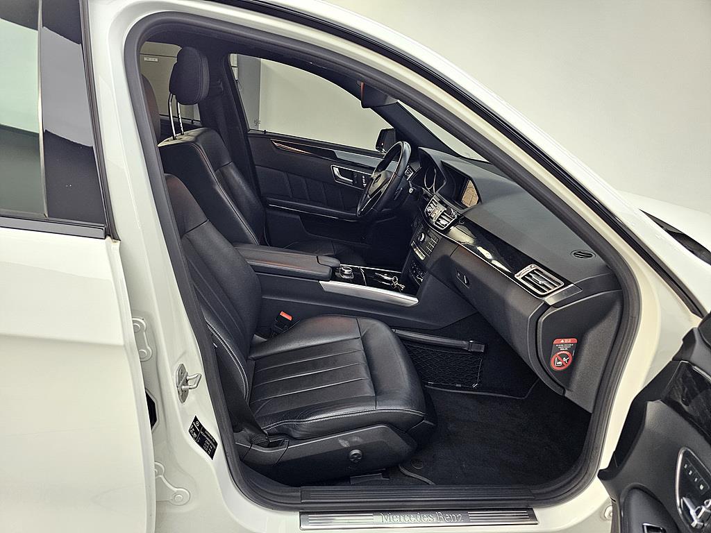 Mercedes Benz E class - Vista 10