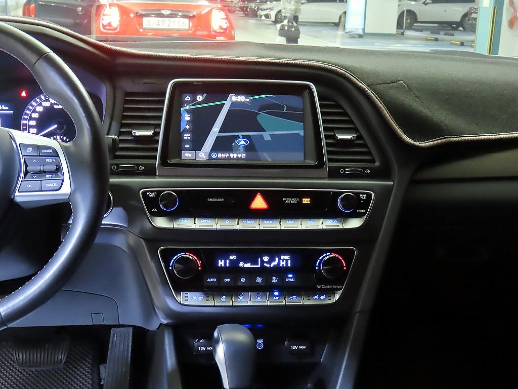 HYUNDAI Sonata - Vista 11