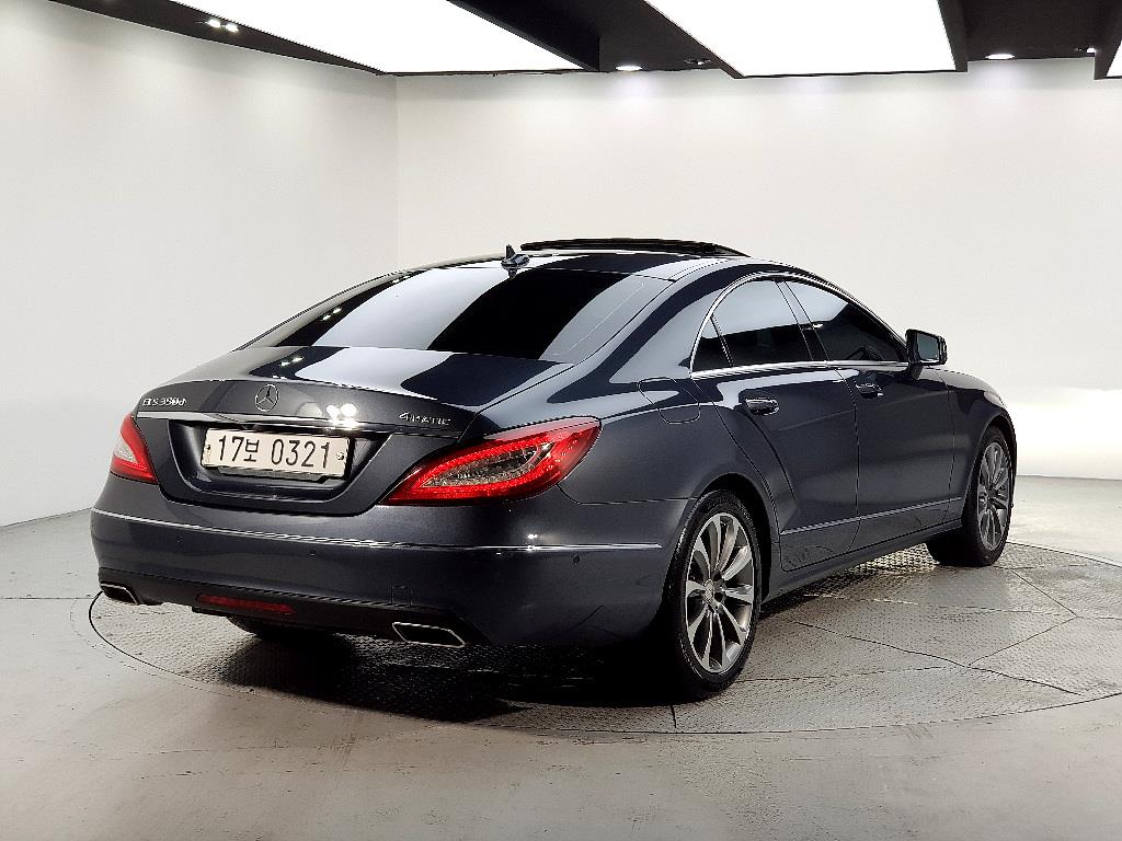 Mercedes Benz CLS Class - Vista 4