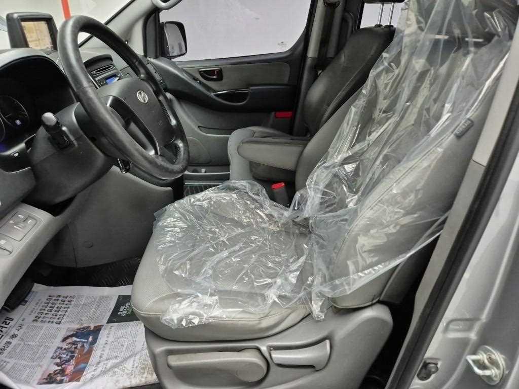 HYUNDAI Starex - Vista 11