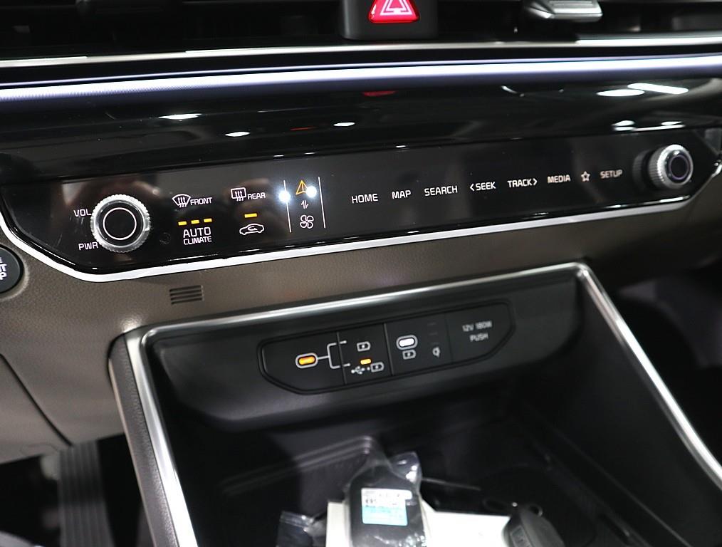 KIA Carnival - Vista 11