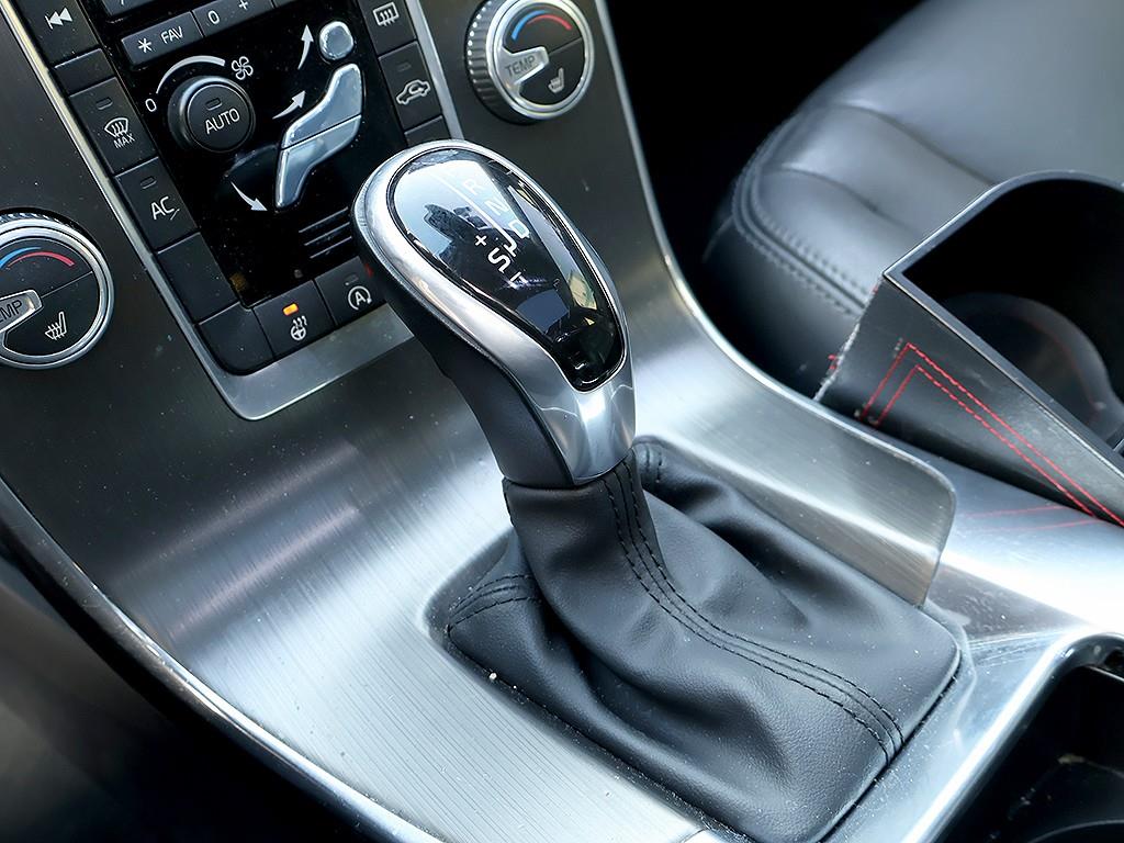 Volvo V60 2016 Negro - Importación desde Corea - HF Imports Iquique - Foto 8