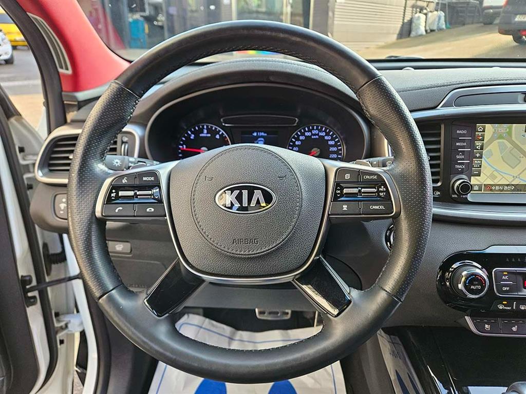 KIA Sorento - Vista 9