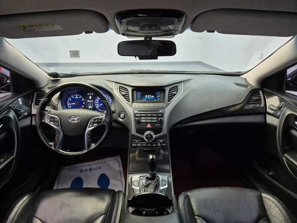 HYUNDAI Grandeur - Vista 7