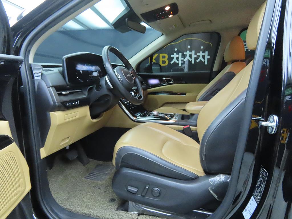 KIA Carnival - Vista 5