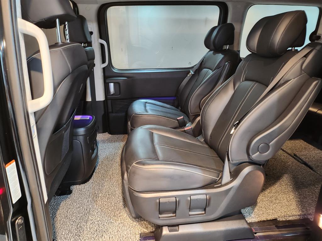 HYUNDAI Staria - Vista 6