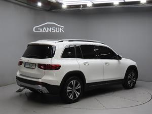 Mercedes Benz GLB Class - Vista 8