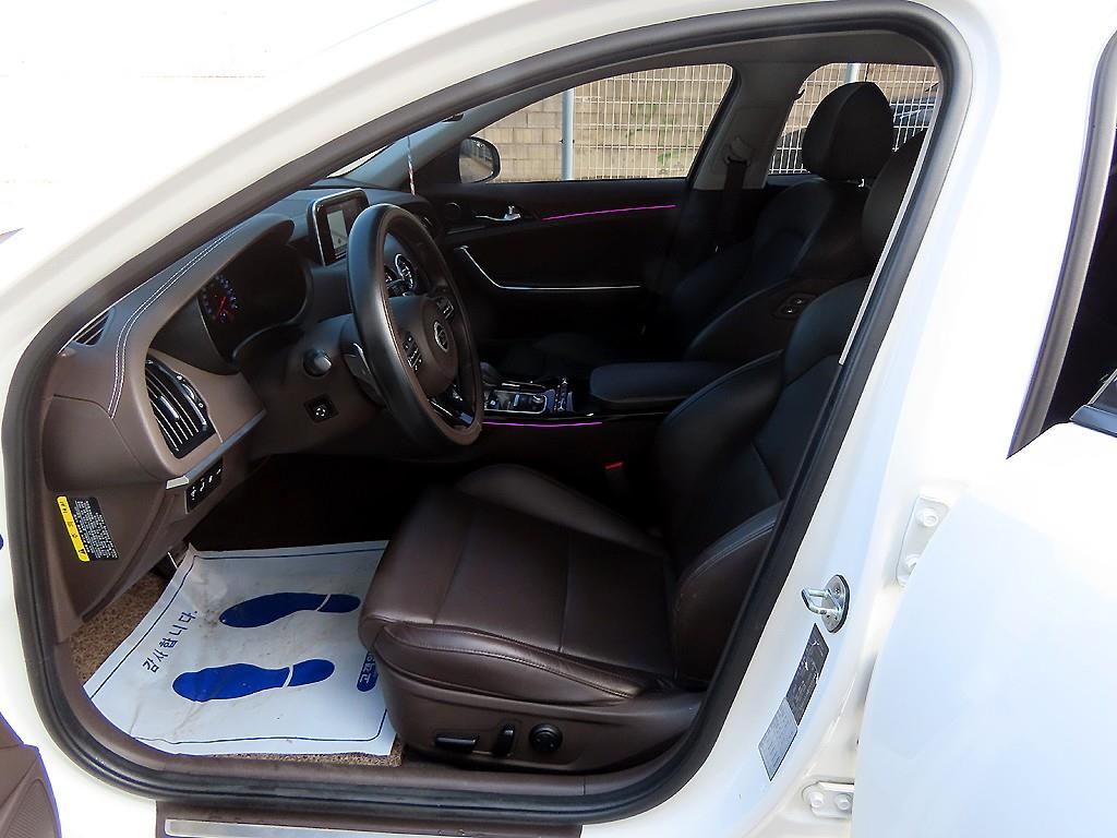 KIA Stinger - Vista 5