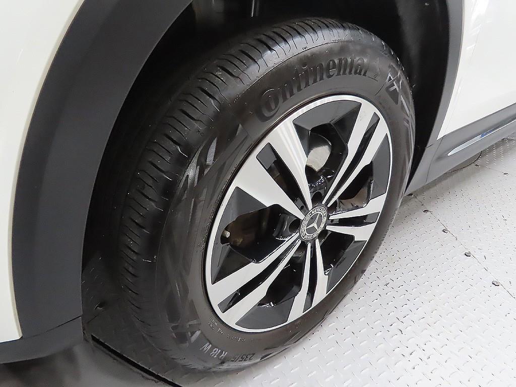 Mercedes Benz GLB Class - Vista 9