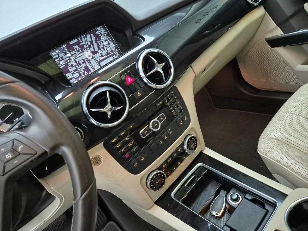 Mercedes Benz GLK Class - Vista 8