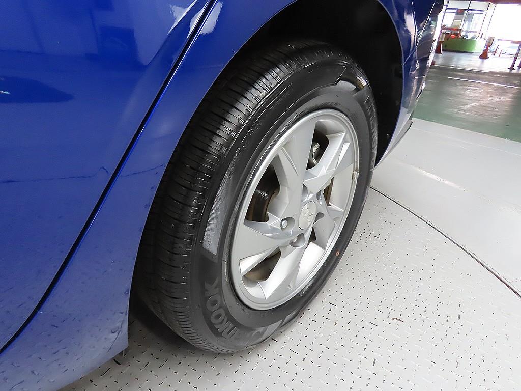 HYUNDAI Avante - Vista 9