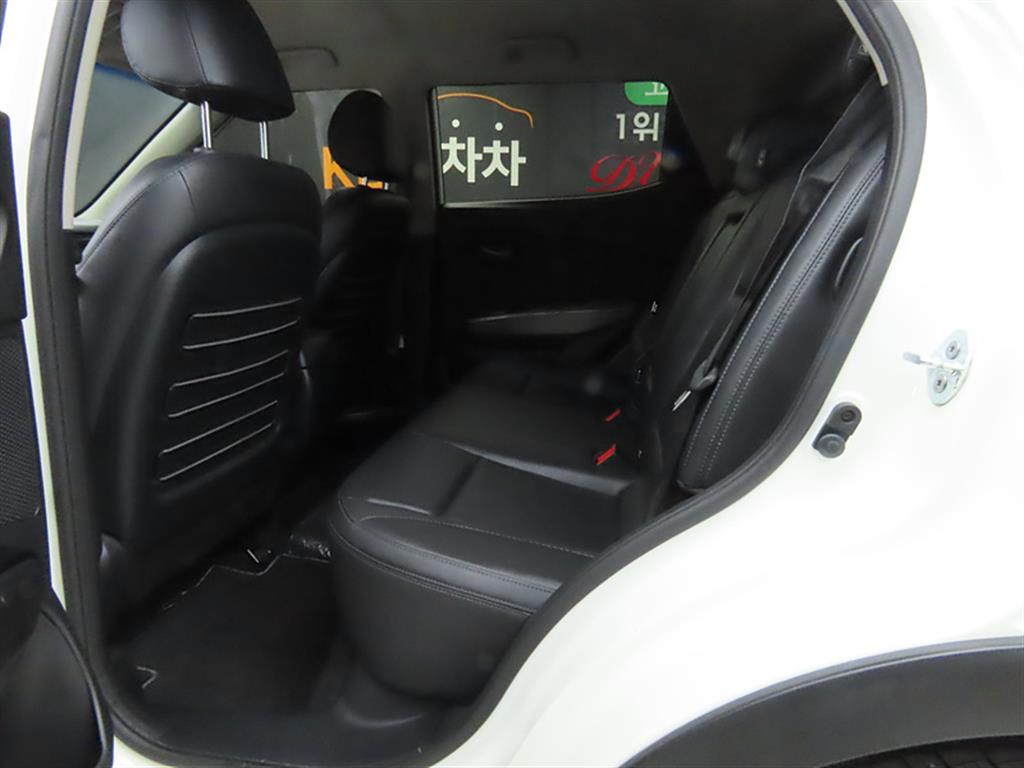 Ssangyong Tivoli - Vista 6