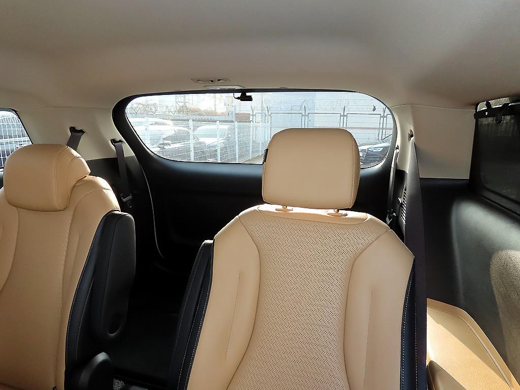 KIA Carnival - Vista 7