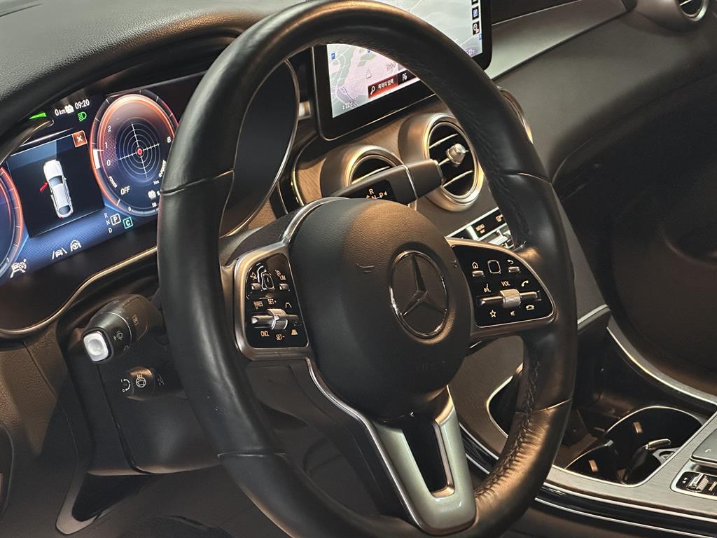 Mercedes Benz GLC Class - Vista 10