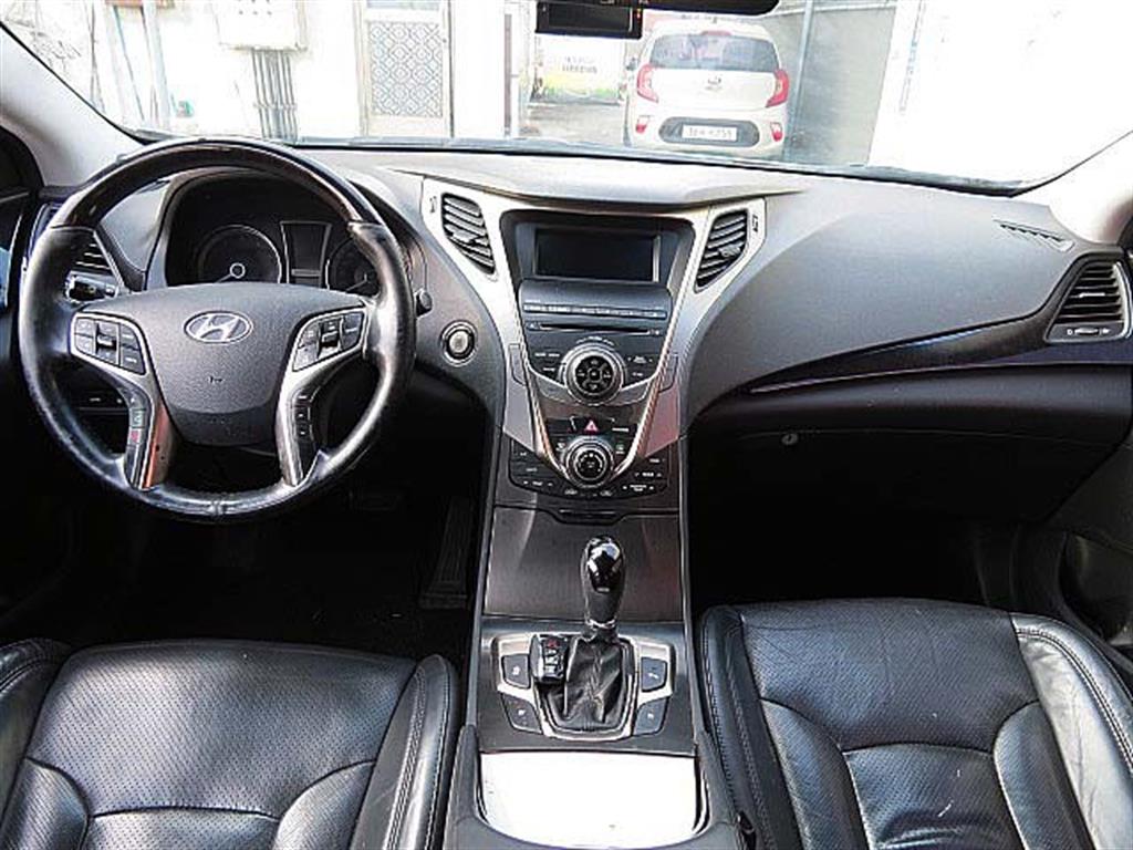 HYUNDAI Grandeur - Vista 9