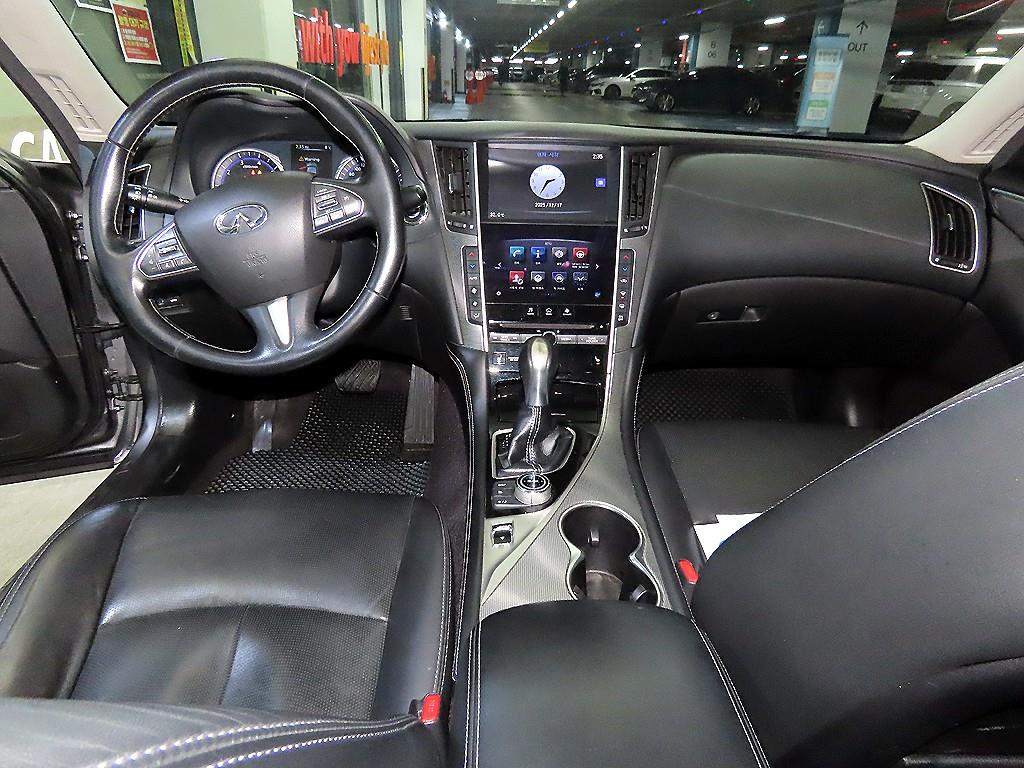 Infiniti Q - Vista 10