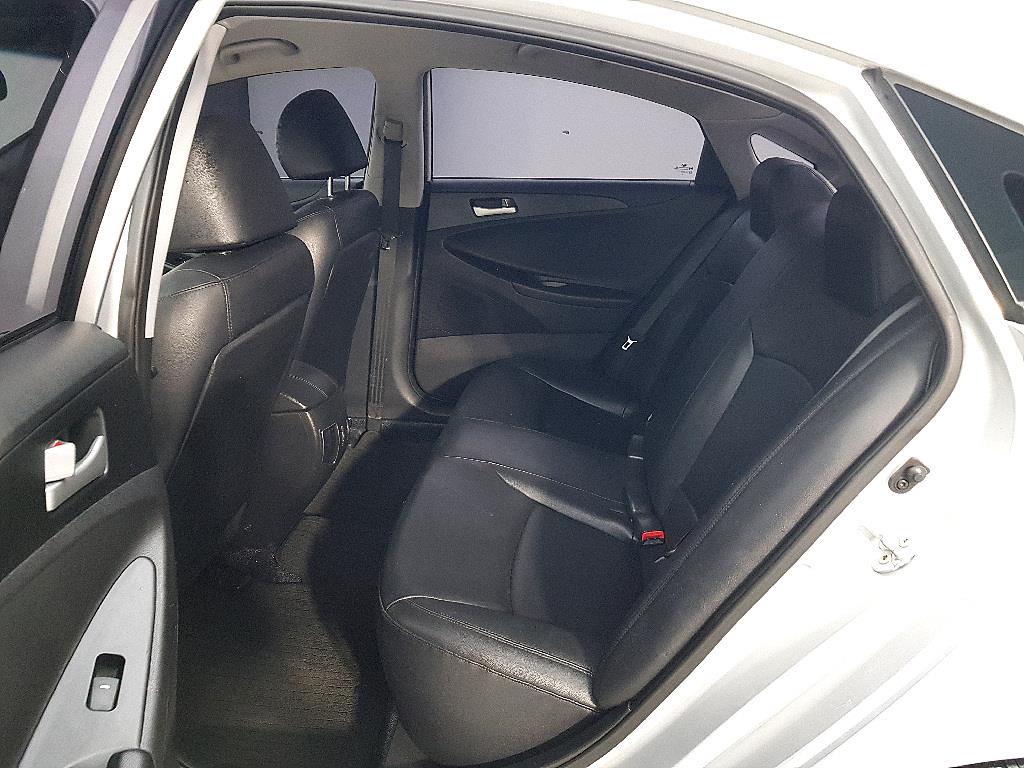 HYUNDAI Sonata - Vista 9