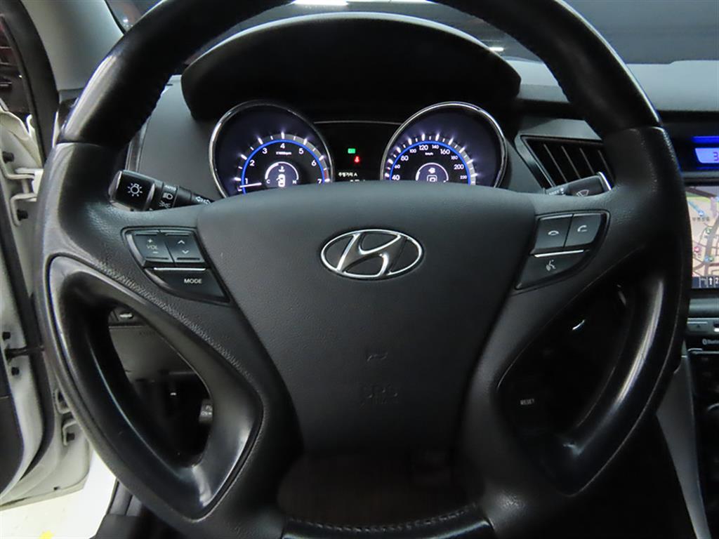 HYUNDAI Sonata - Vista 8