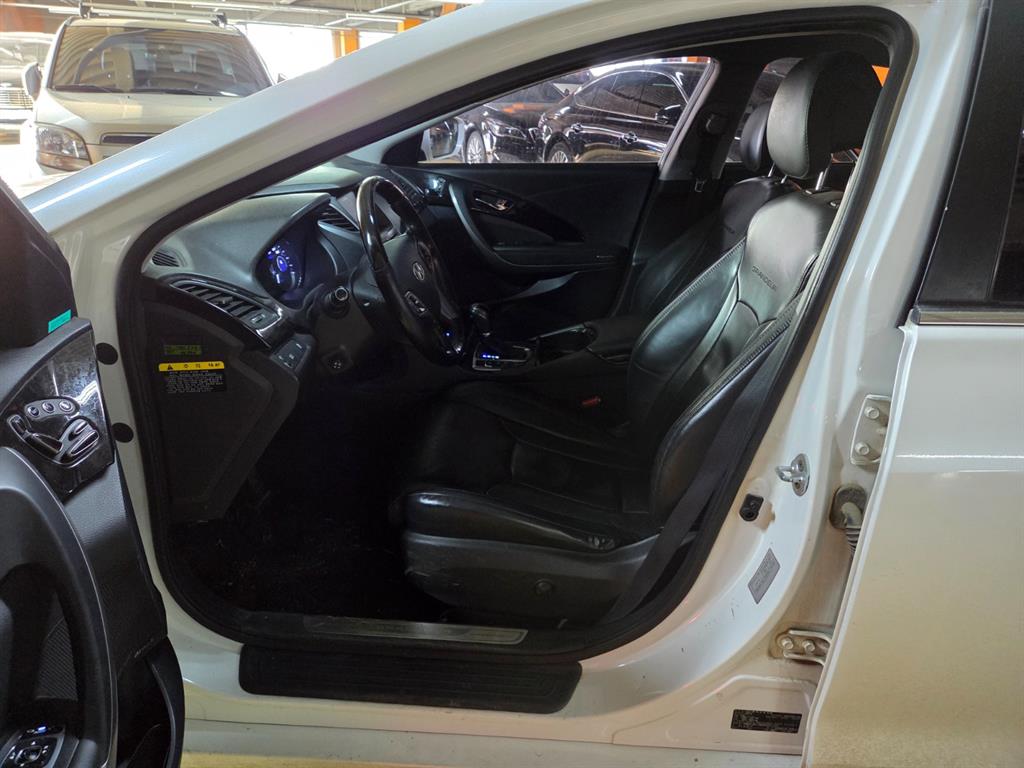 HYUNDAI Grandeur - Vista 6